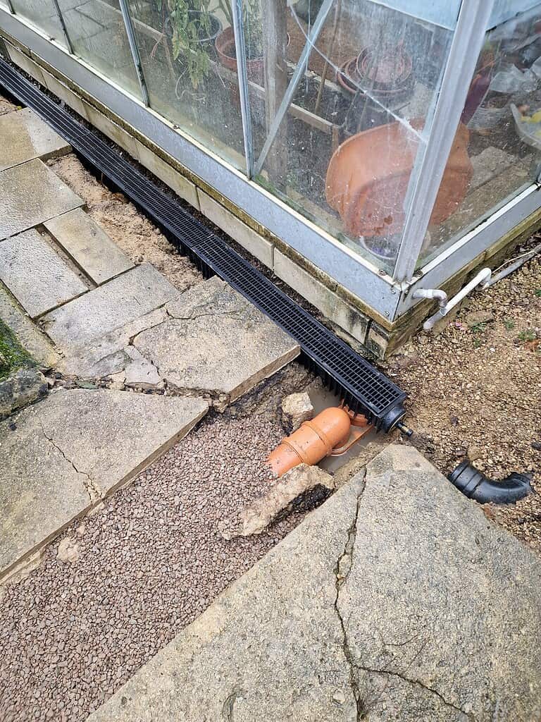 High capacity garden drainage channel with eco-friendly filter system for effective water management.